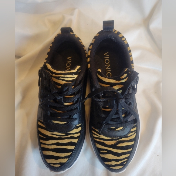 Vionic like new sneakers zip zebra print super comfy - Picture 5 of 8